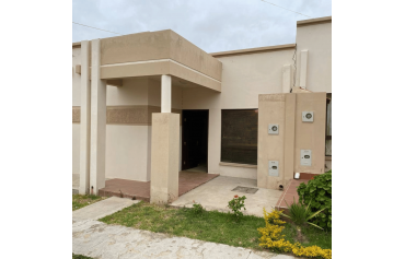 Casa en venta / dentro de condominio/ Tarija 